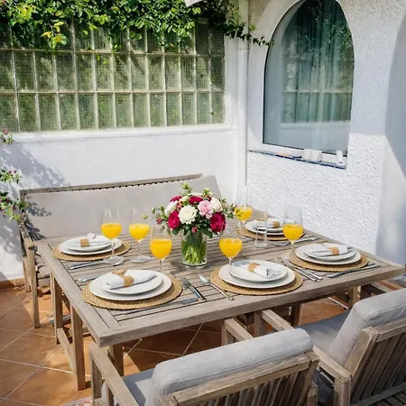 House With Private Garden In Peaceful Area Close To Everything - Magnolia Semesterbostad Marbella