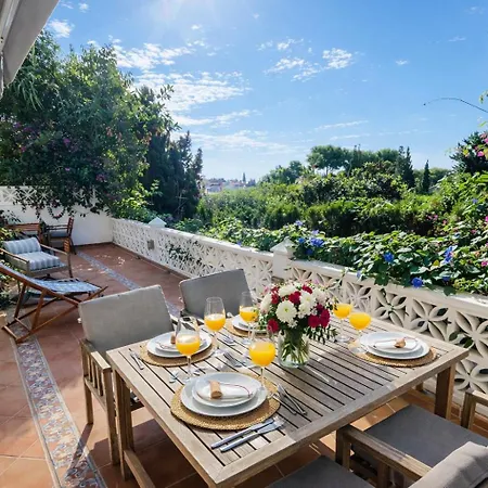 House With Private Garden In Peaceful Area Close To Everything - Magnolia *