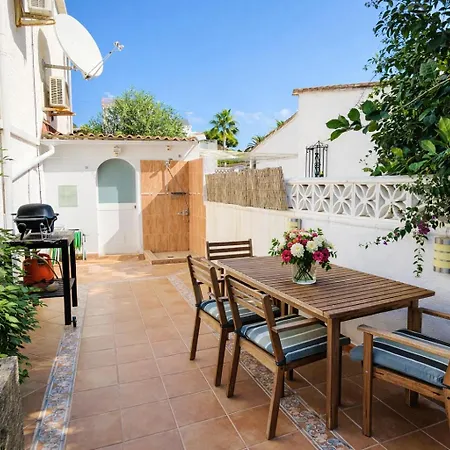 House With Private Garden In Peaceful Area Close To Everything - Magnolia Semesterbostad