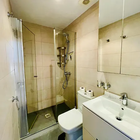 House With Private Garden In Peaceful Area Close To Everything - Magnolia *